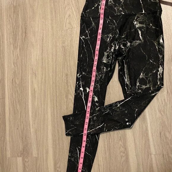 Scorpio Sol black/white athletic work out leggings - Picture 3 of 5